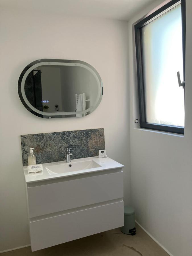 Chambre Avec Petit-Dejeuner En Provence Luberon La Tour-d'Aigues Exterior photo