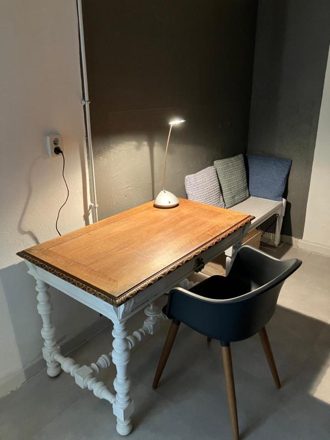 Chambre Avec Petit-Dejeuner En Provence Luberon La Tour-d'Aigues Exterior photo
