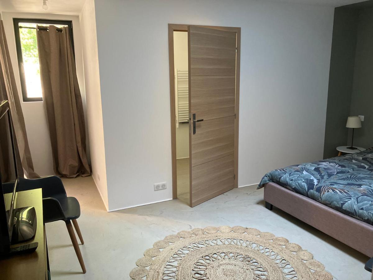 Chambre Avec Petit-Dejeuner En Provence Luberon La Tour-d'Aigues Exterior photo