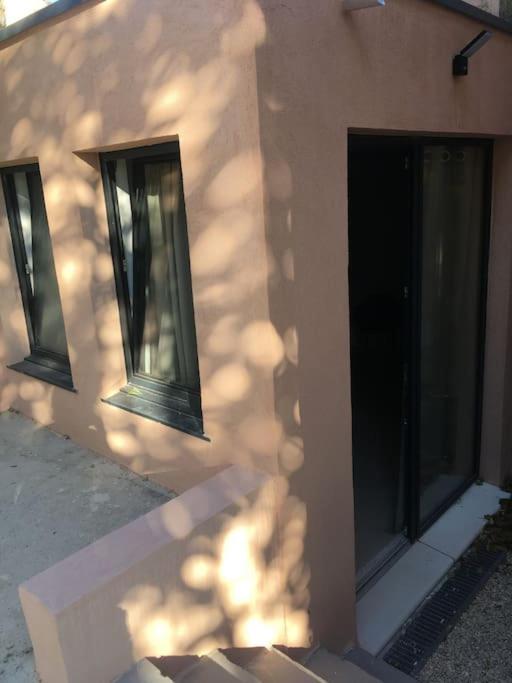 Chambre Avec Petit-Dejeuner En Provence Luberon La Tour-d'Aigues Exterior photo
